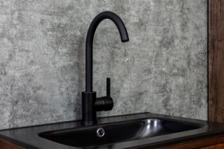 Смеситель для кухни OneLife P04-001b полимерный